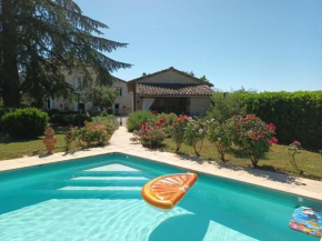 Villa de 2 chambres avec piscine privee terrasse amenagee et wifi a Lisle sur Tarn